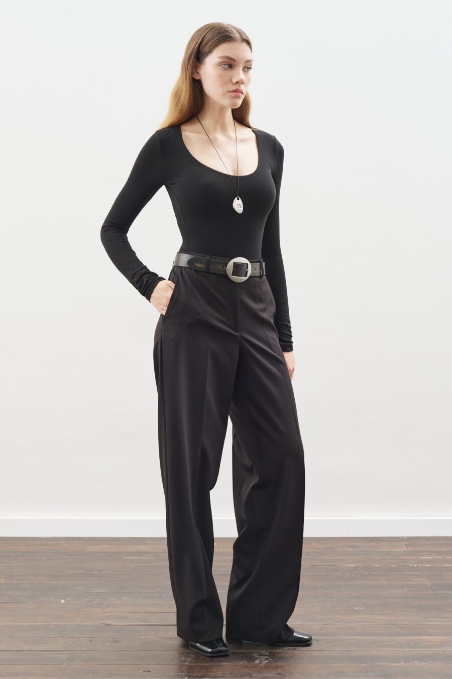 Aroa wool belt suit black