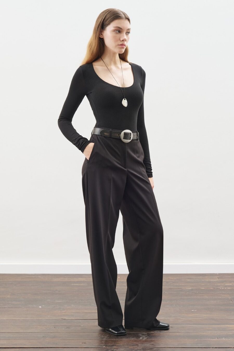 Aroa wool belt suit black