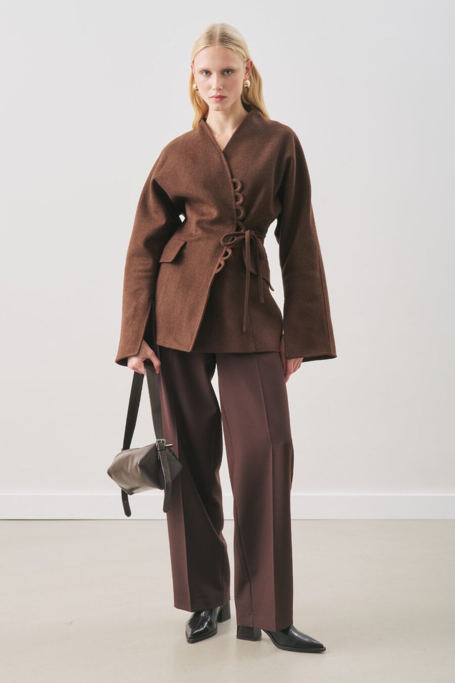Aroa wool belt suit dark brown