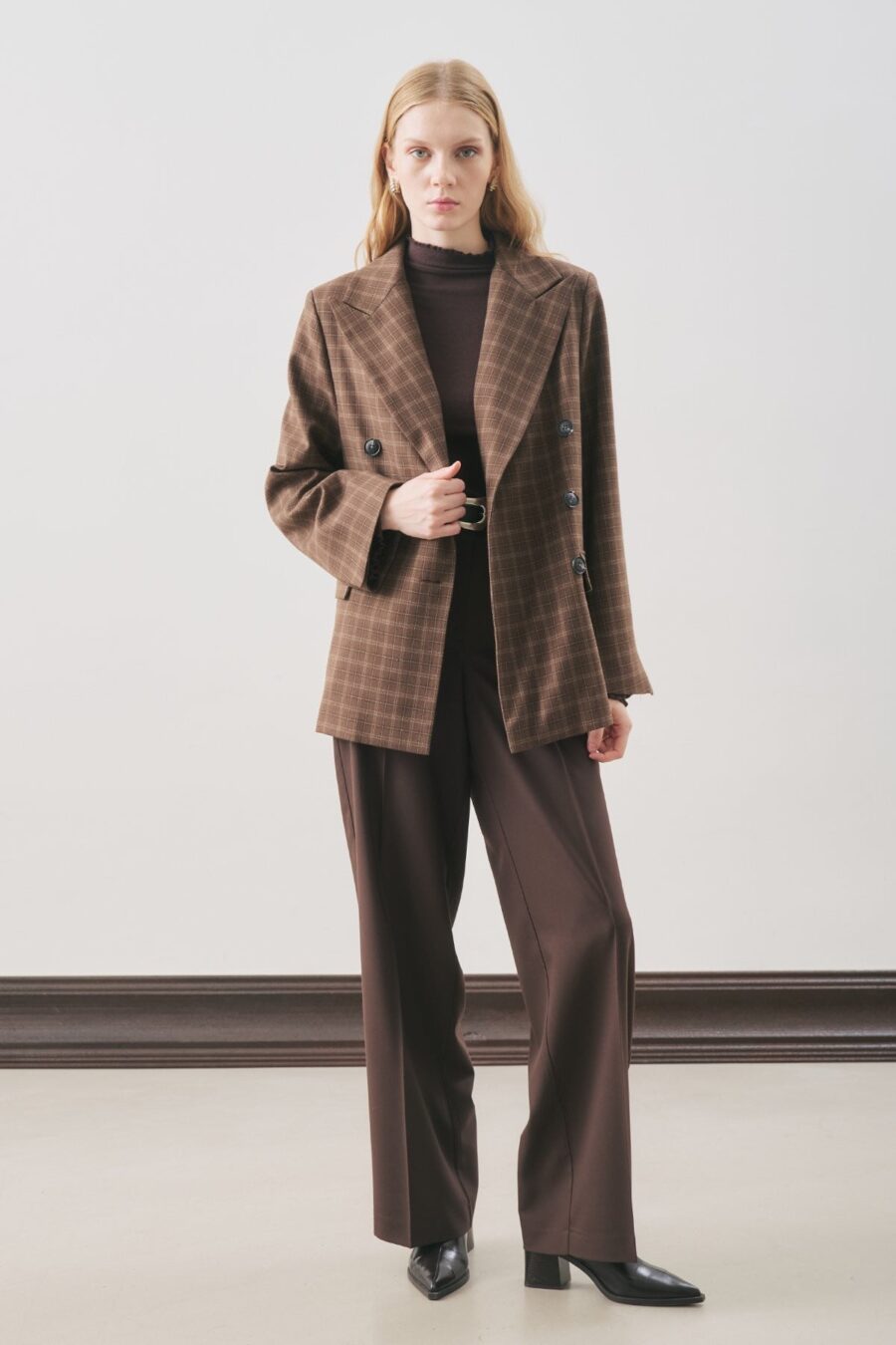 Brown double-breasted check blazer