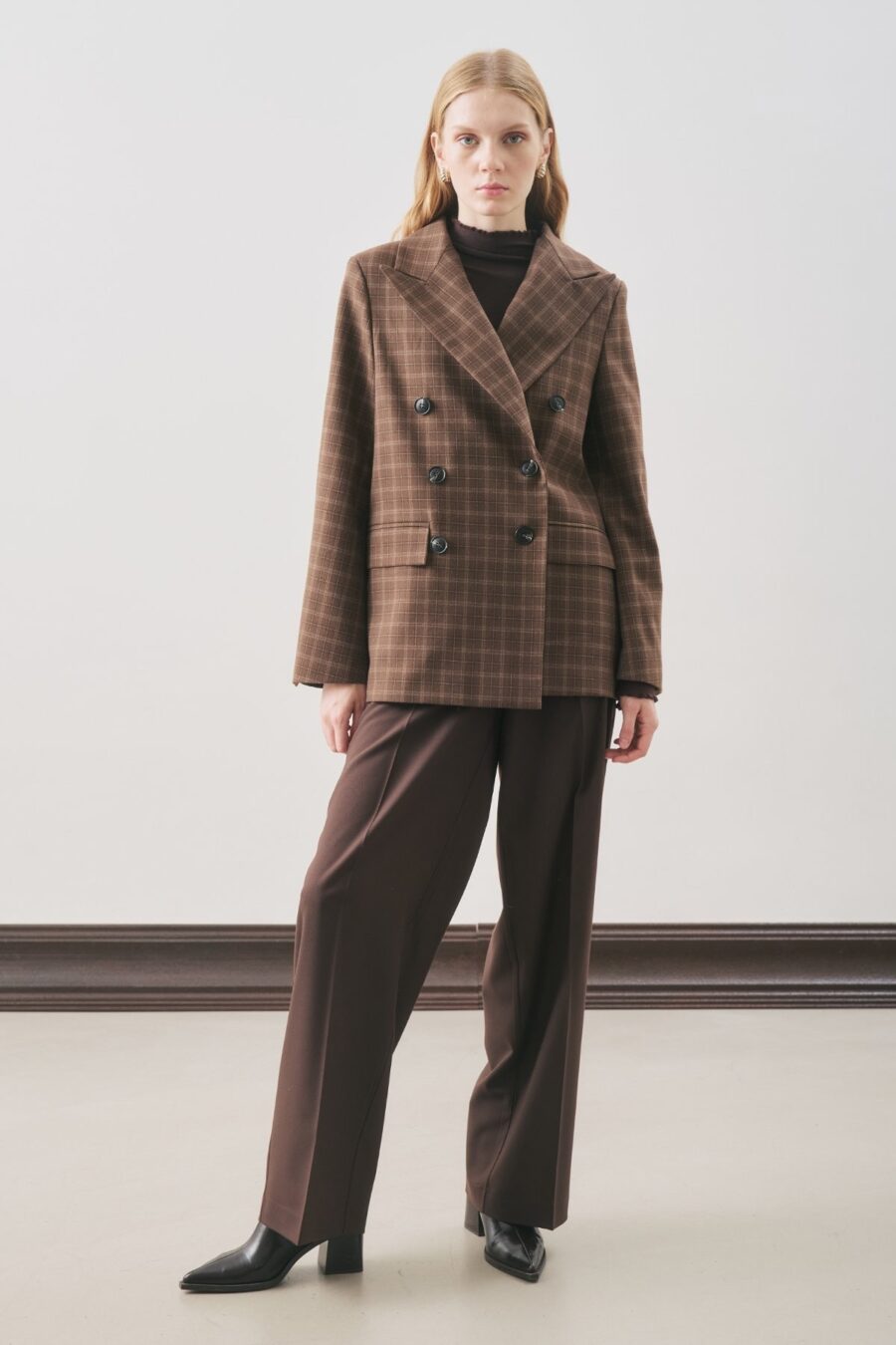 Brown double-breasted check blazer