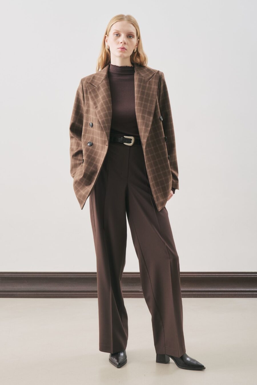 Brown double-breasted check blazer