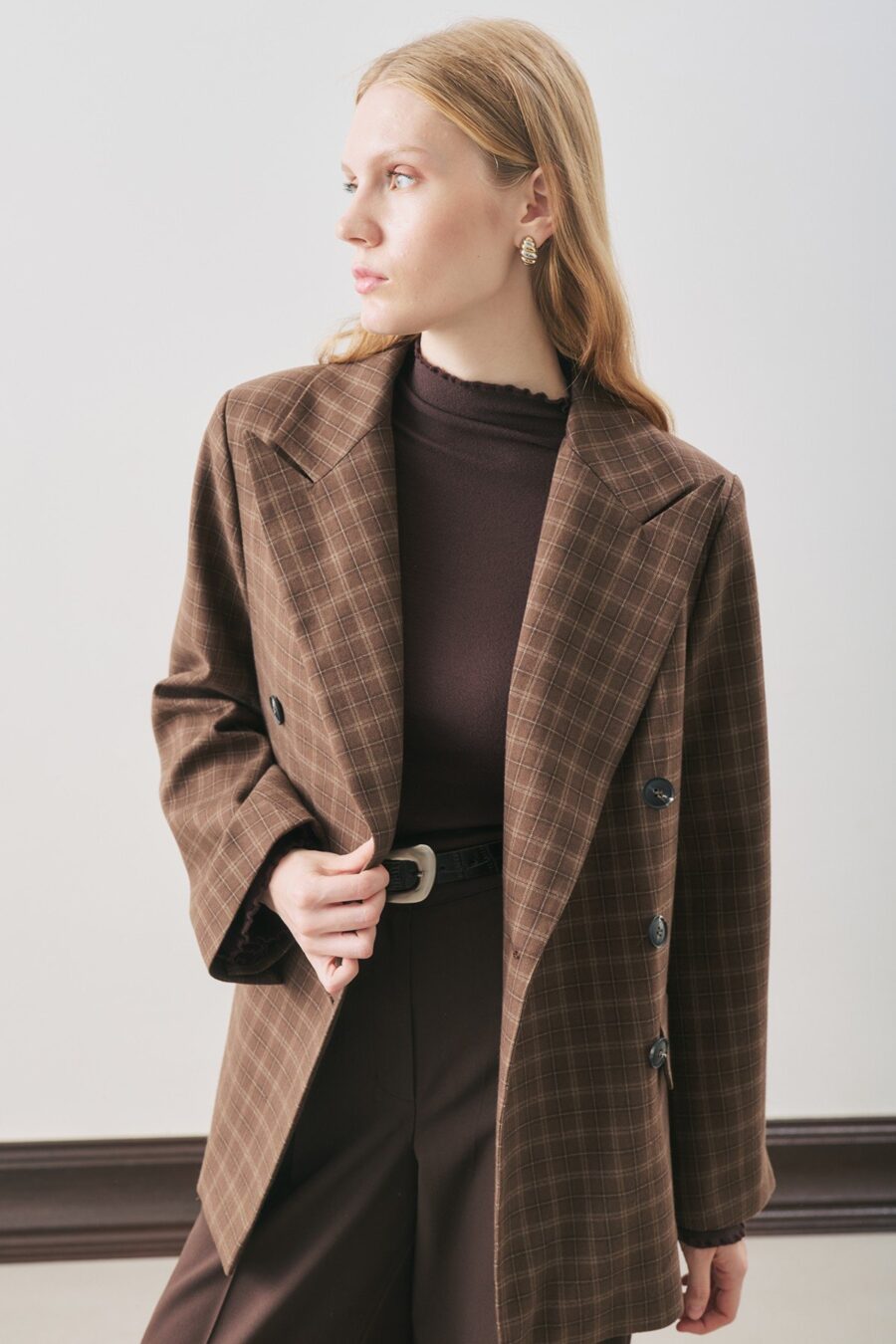 Brown double-breasted check blazer