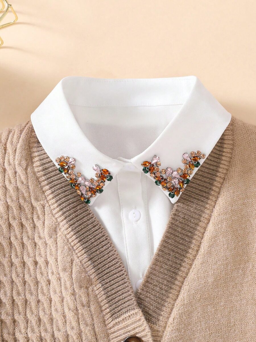 White detachable collar with crystal embellishment