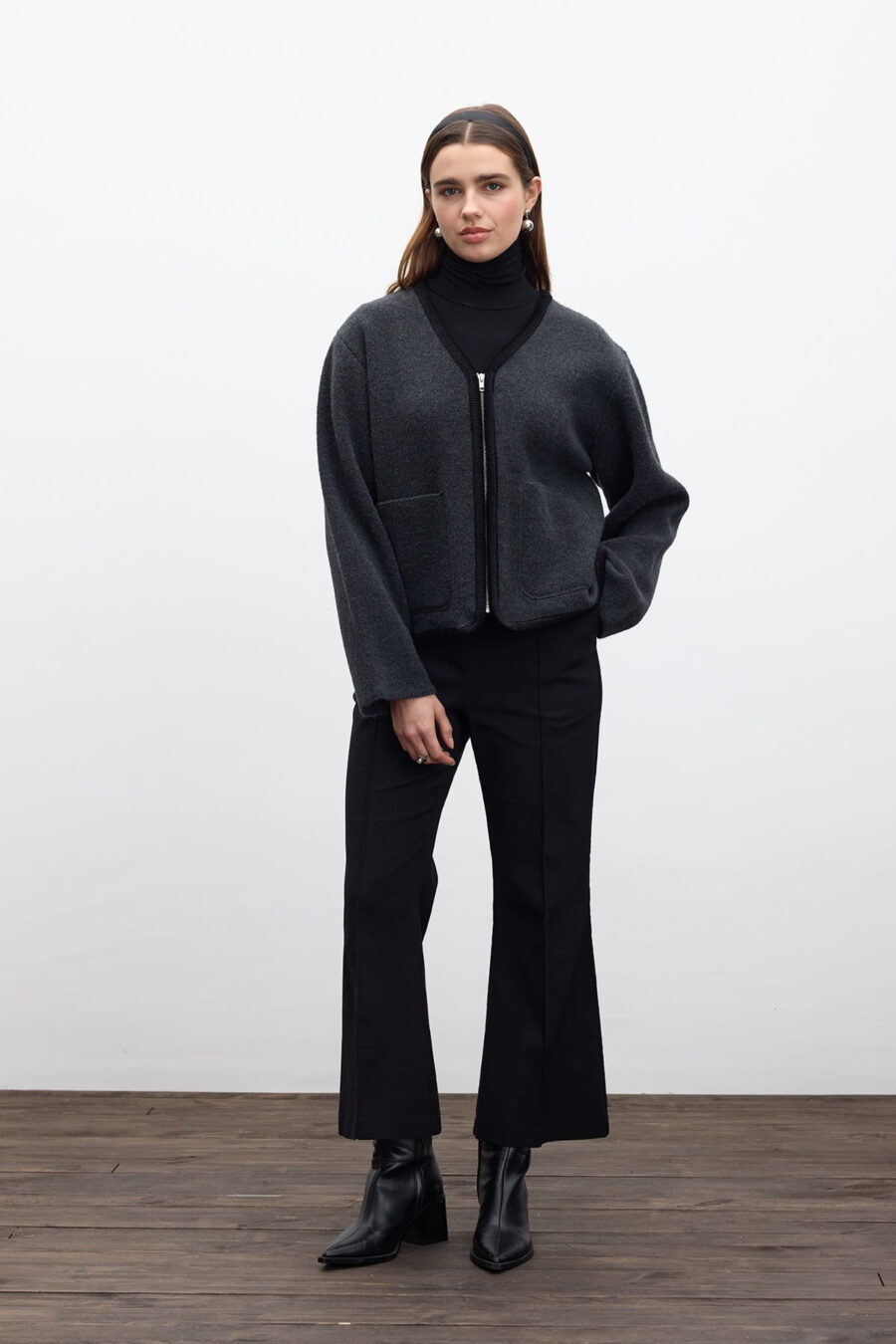 Plain knit zippered knit cardigan charcoal