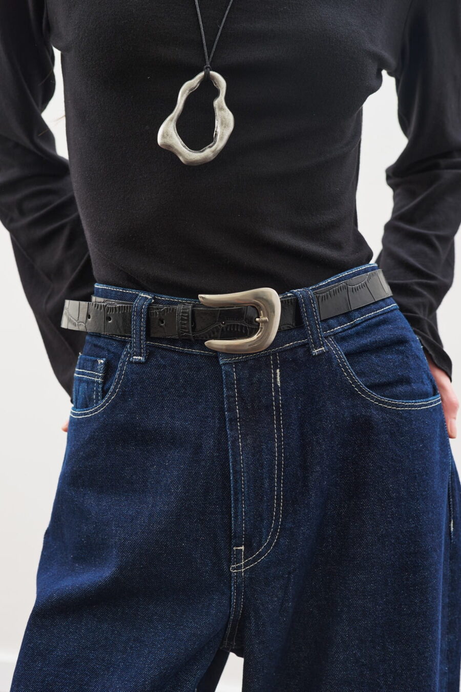 Crocodile leather look belt black