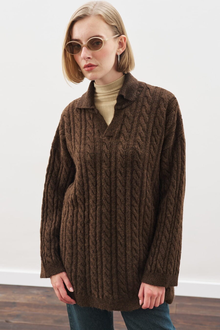 Collared hair knit sweater brown
