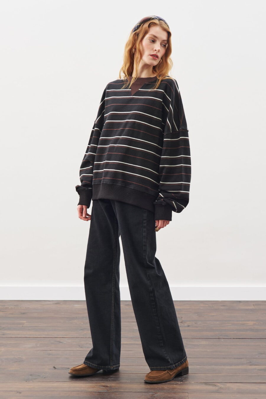 Oversized striped sweatshirt black