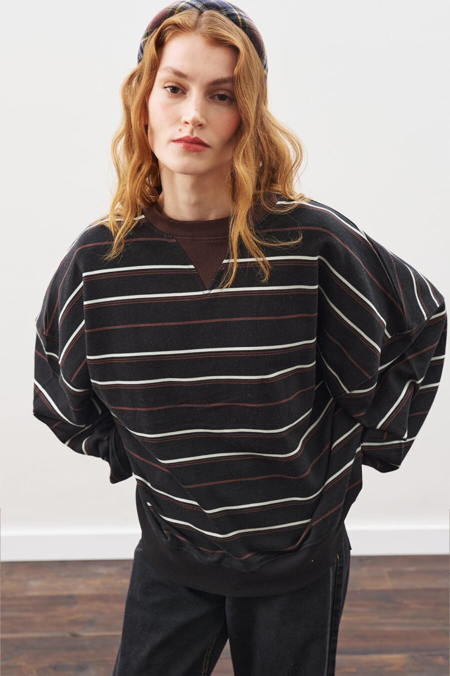 Oversized striped sweatshirt black