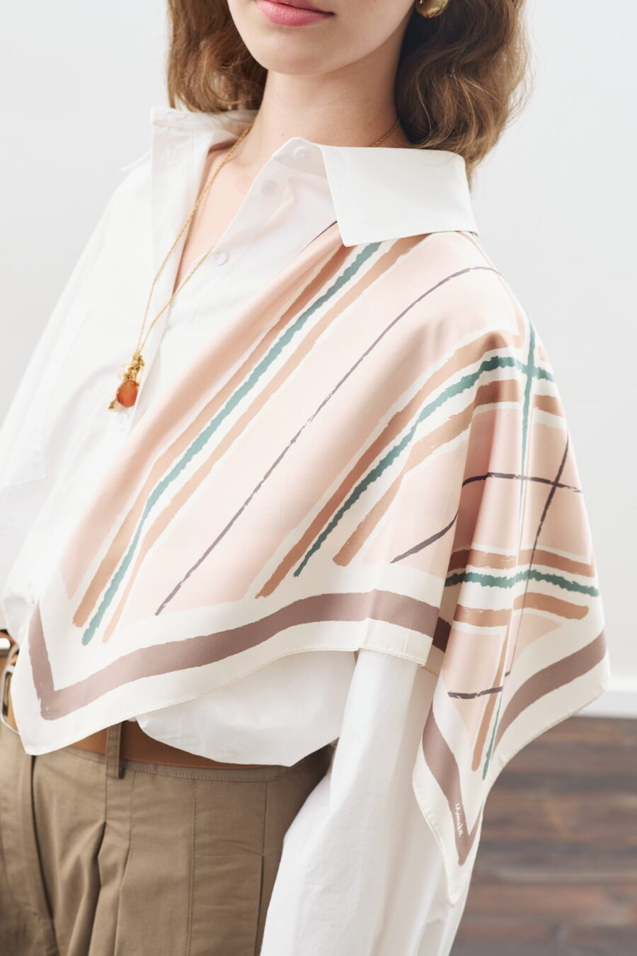 Patterned medium-length satin scarf leya