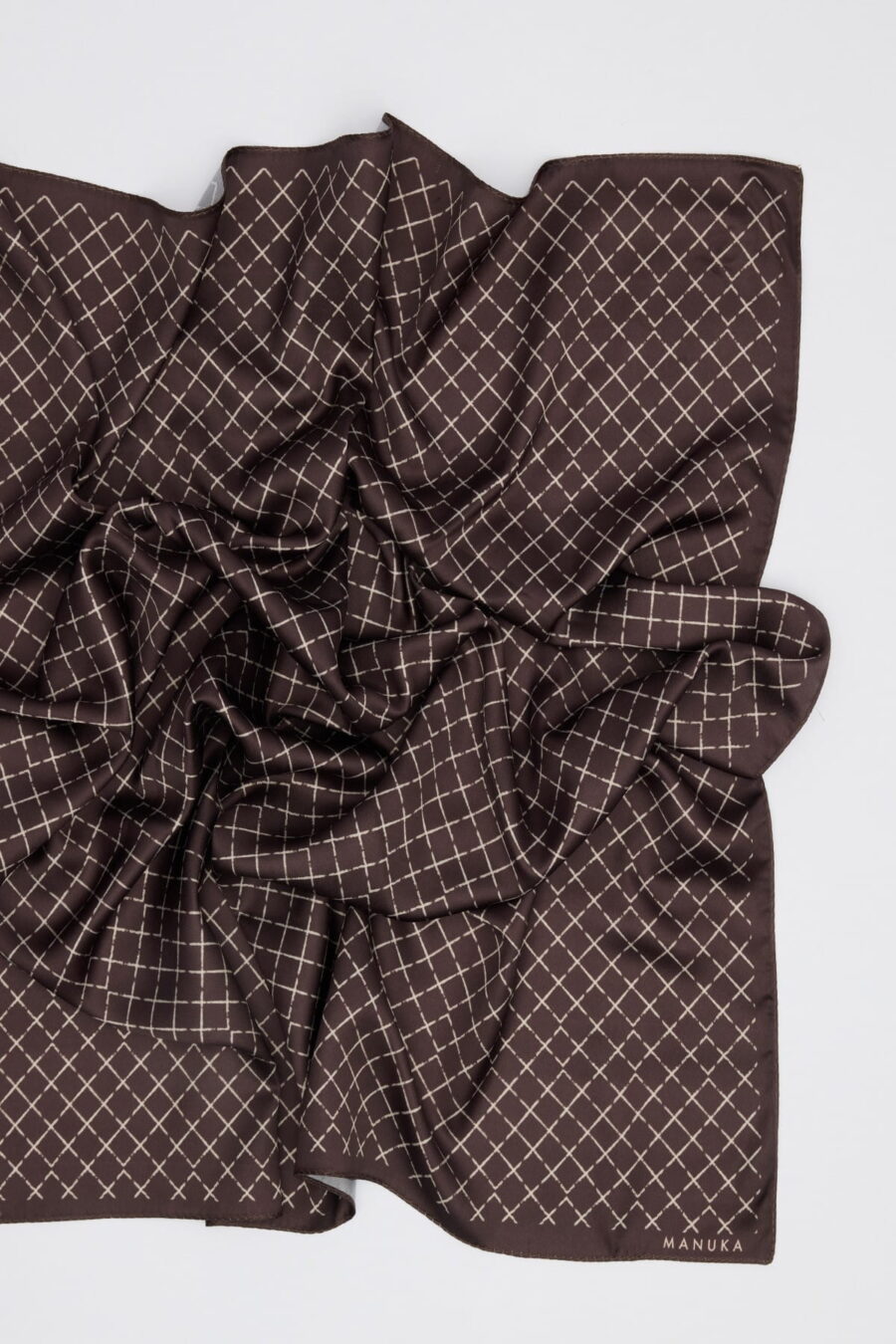 Patterned medium-length satin scarf fria