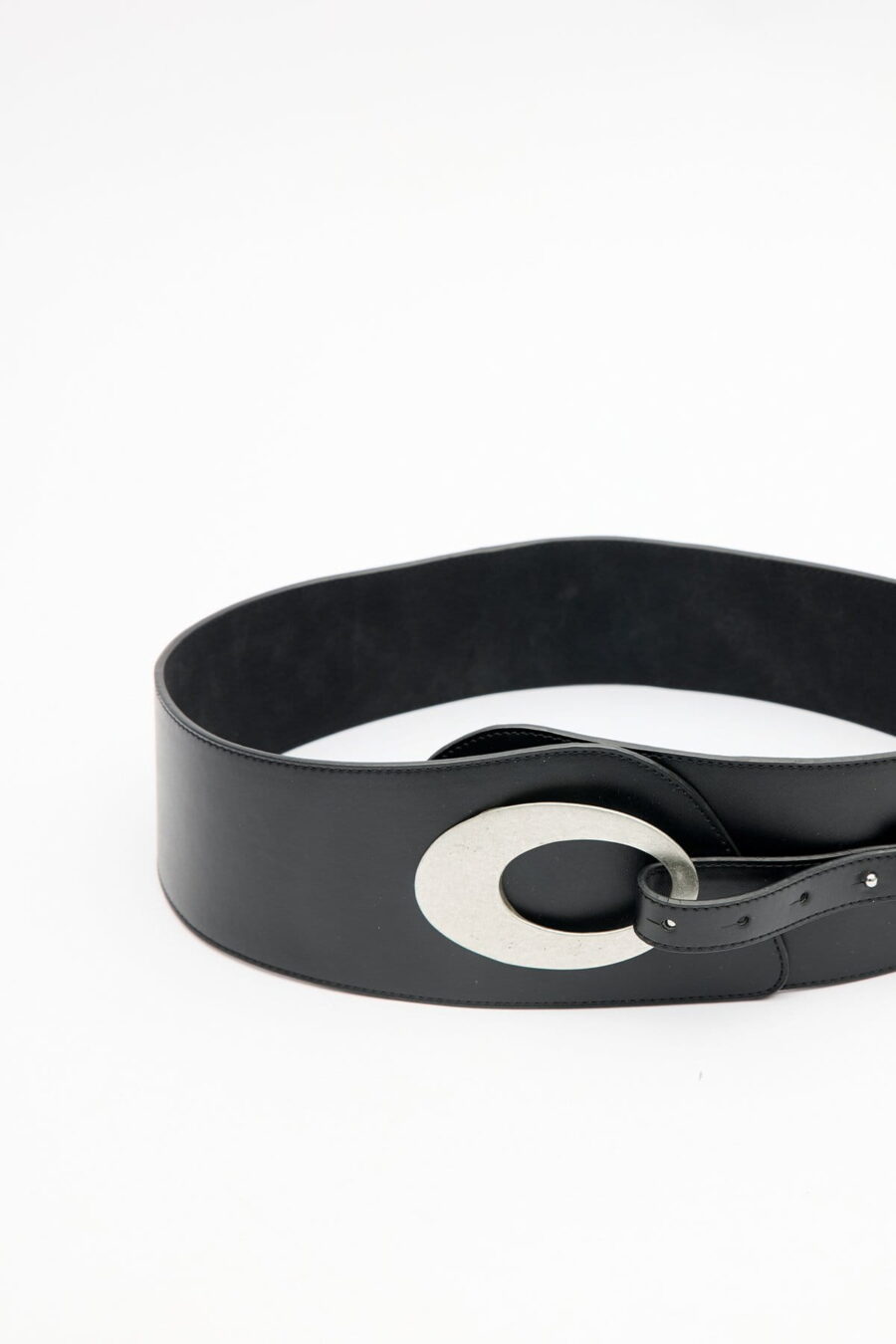 Wide buckle waist belt black
