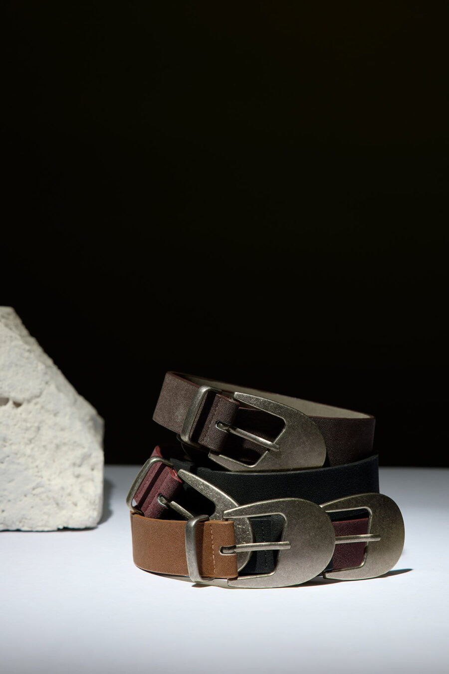 Antique buckle thin belt camel