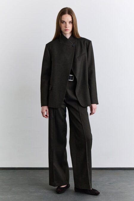 1200x1800_-94766-17-B Khaki high-neck suit