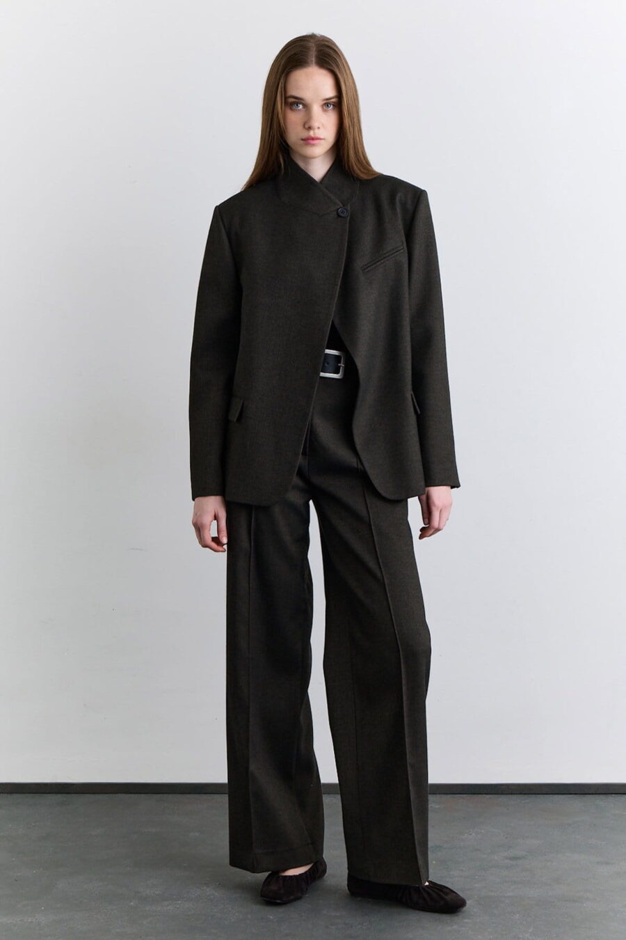 Khaki high-neck suit