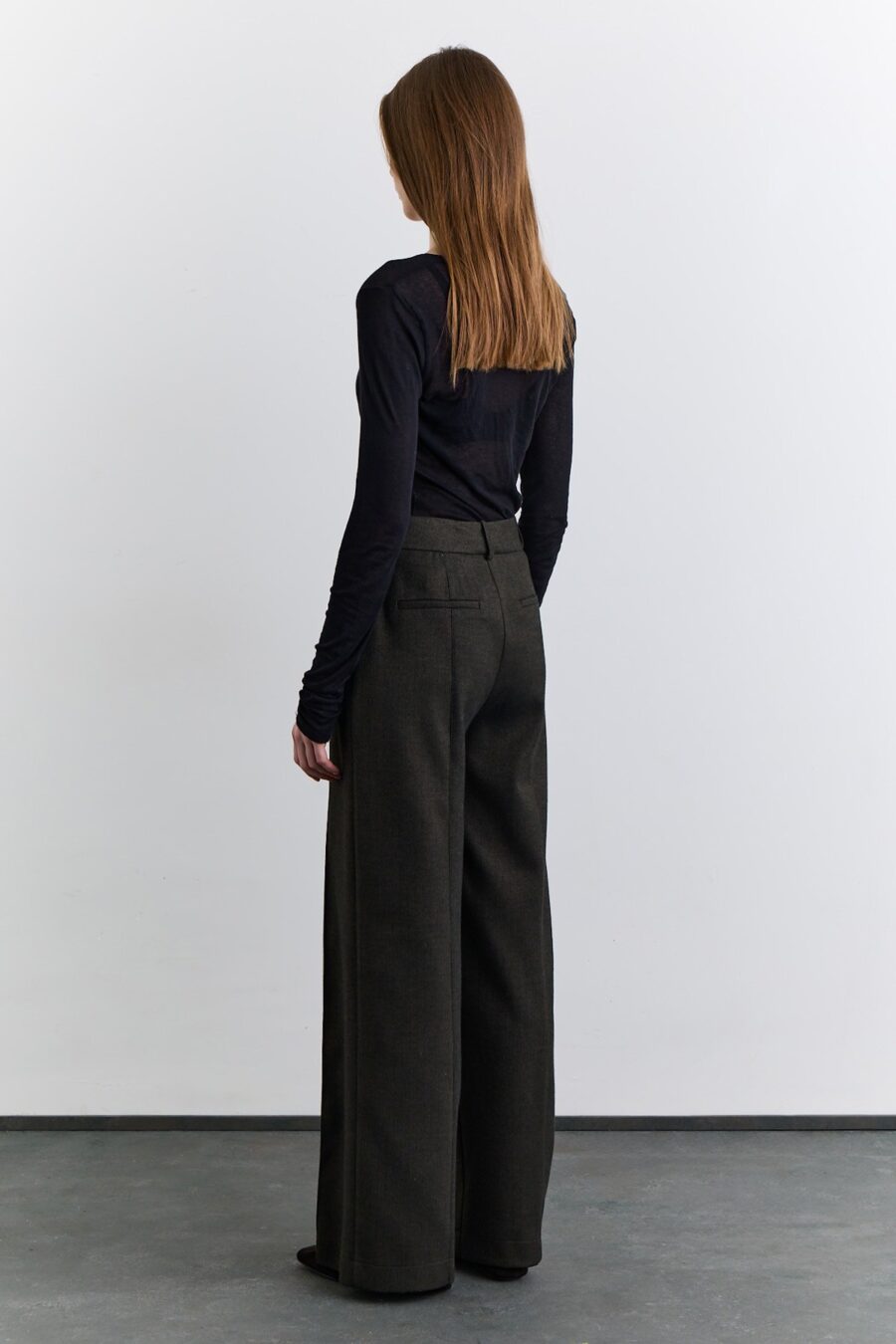 Khaki classic pleated fabric trousers