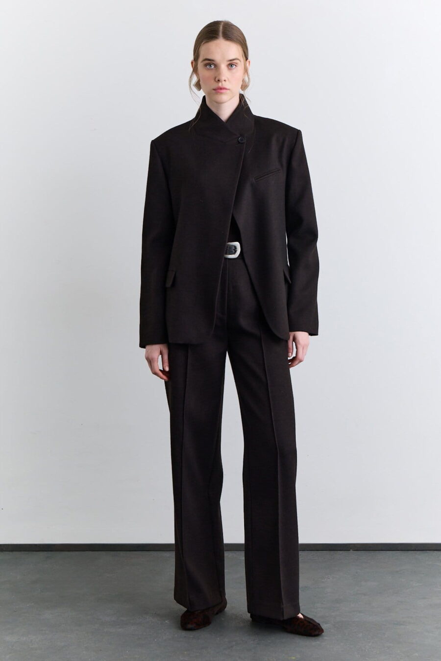 1200x1800_-94797-17-B Brown classic pleated fabric trousers