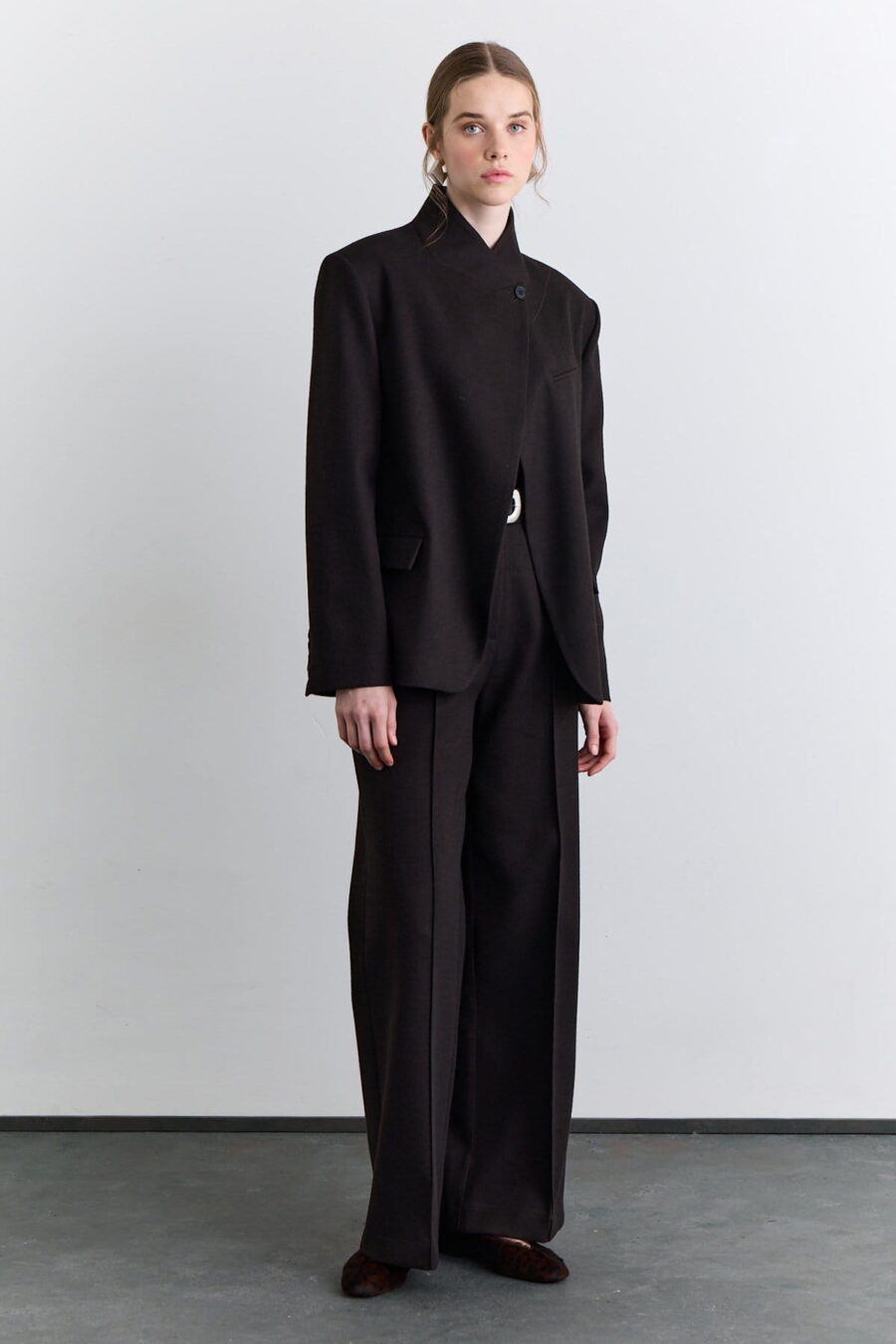 1200x1800_-94798-17-B Brown classic pleated fabric trousers