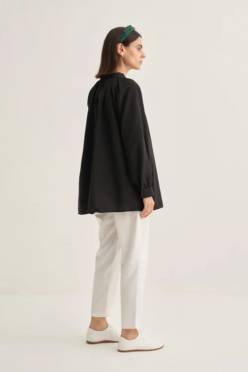 Black collared poplin blouse