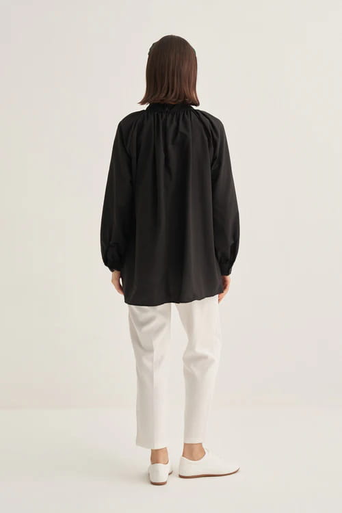 Black collared poplin blouse