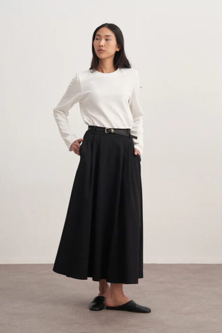 Black gabardine double-pleated skirt
