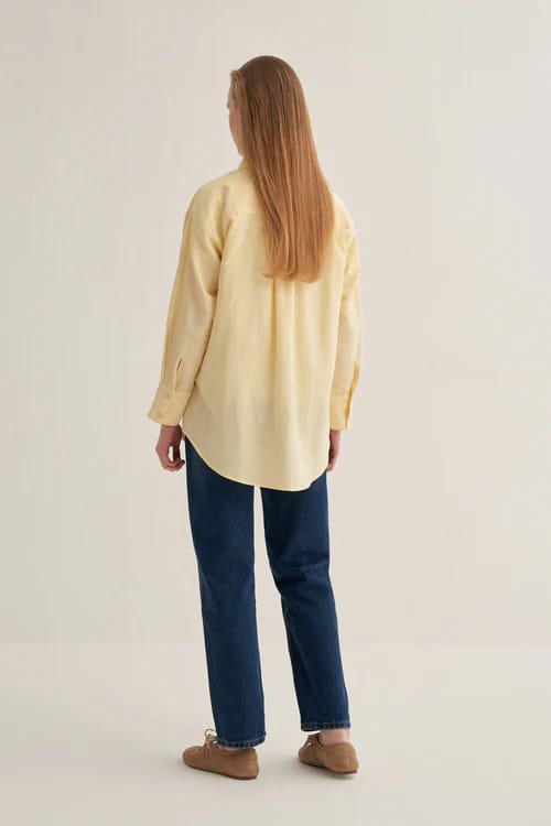 Butter yellow organic cotton essential shirt