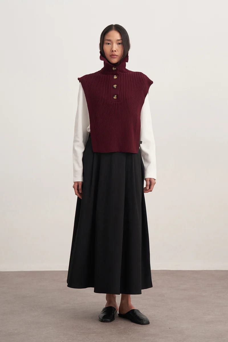 Black gabardine double-pleated skirt