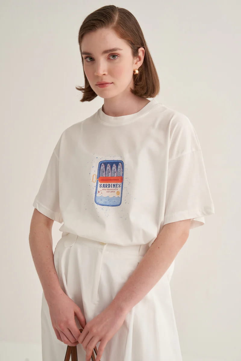 Ecru oversized artistic print t-shirt