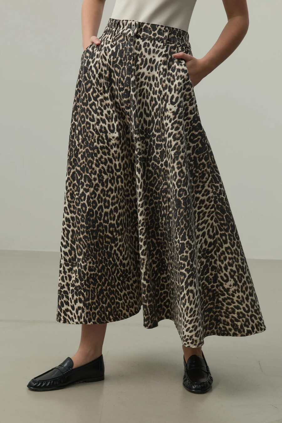 Leopard print high-waist flared jean skirt